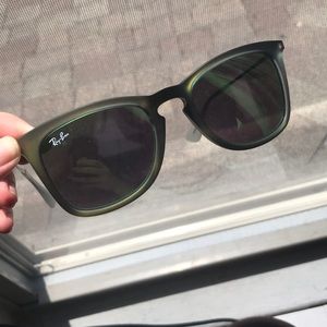 Ray-Ban (RB4221) square sunglasses